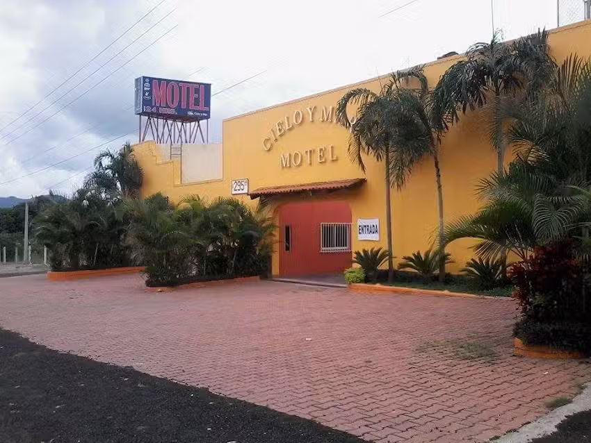 Cielo Y Mar Motel