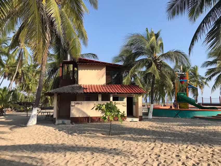 Cocos Beach Hotel-Restaurante