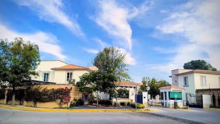 C&oacute;moda Casa c/ Patio Privado en Aguascalientes