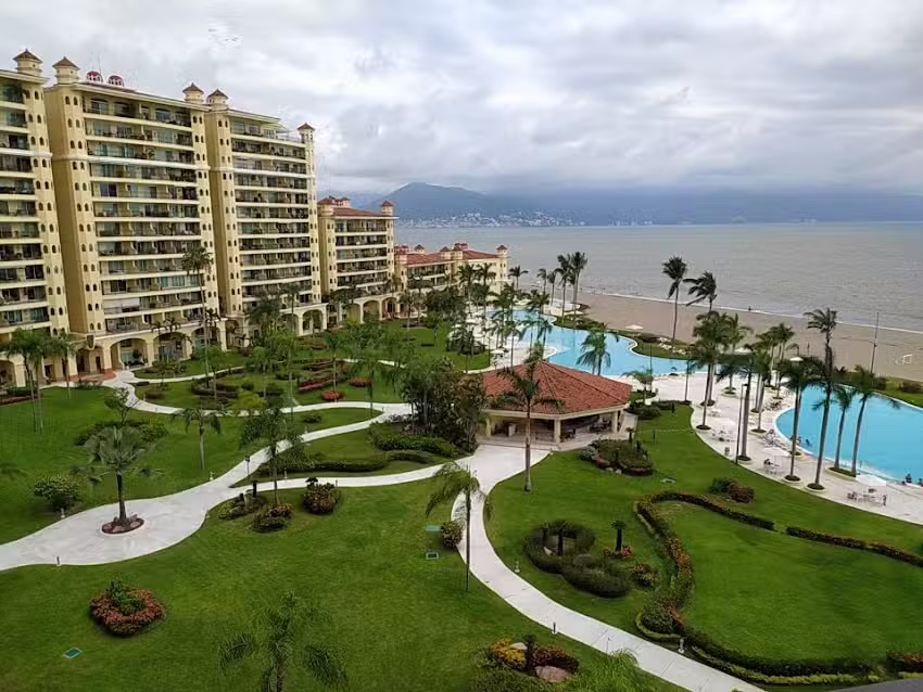 CONDO BAY-BGM BY TRVL2HM