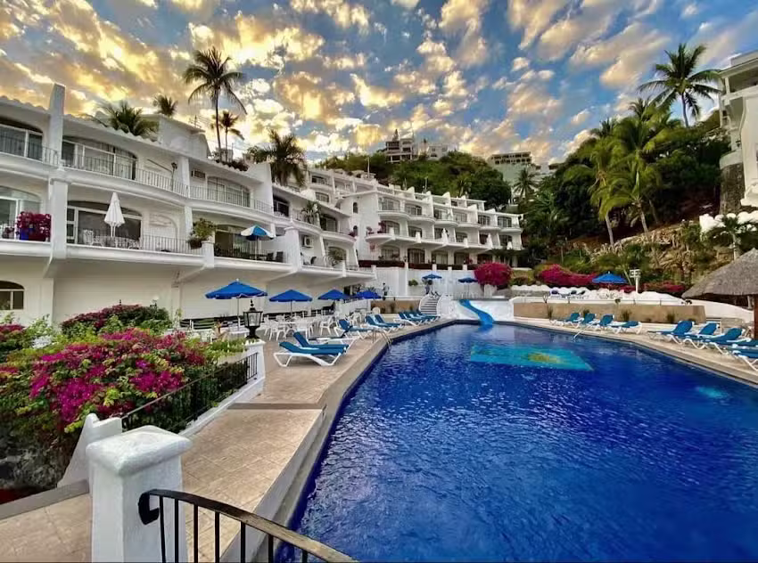 Condominio PlayaSol Dolphin 608