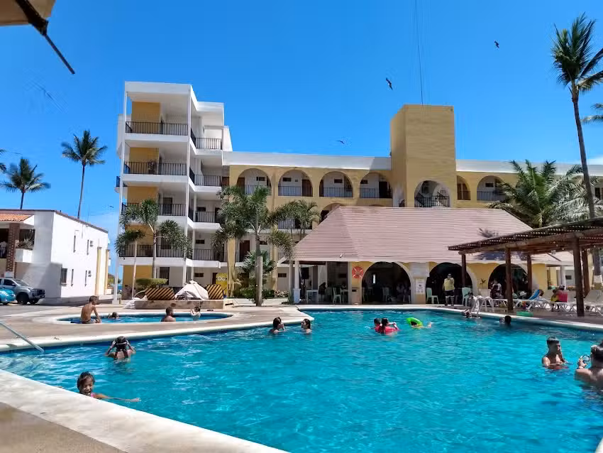 Costa Alegre Hotel & Suites