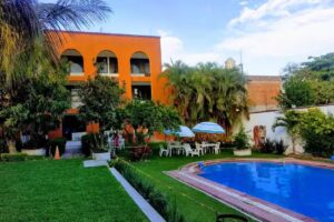 cuautla hotel estancia los arcos