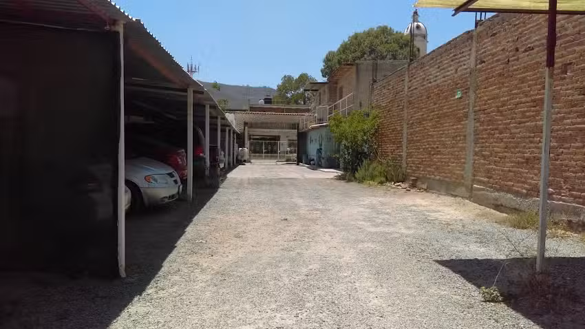 Estacionamiento Y Pension Don Heri