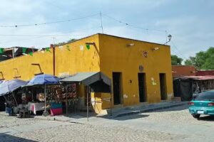 Finca la Devoción Hotel / Aguas Termales / Mezcaleria X TECAL LIVING