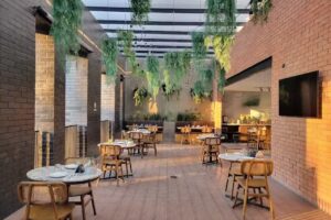 FULTON BUSINESS LUXURY HOTEL