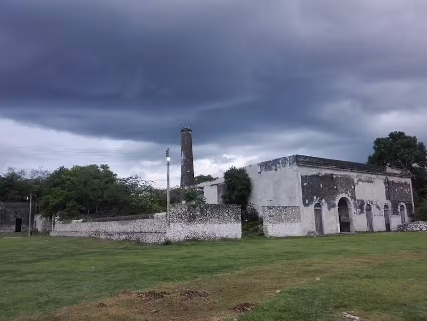 Hacienda henequenera Tixcacal Quintero, Huh&iacute;