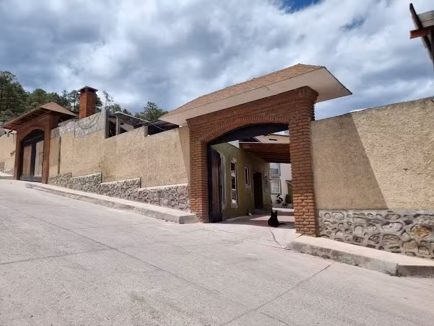 Hacienda Hotel y Suites, Guadalupe y Calvo