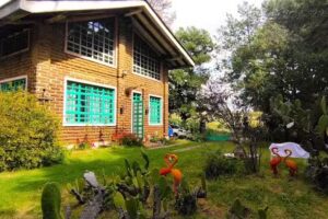 Hermosa caba&ntilde;a en la naturaleza