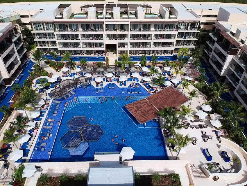 Hideaway at Royalton Riviera Canc&uacute;n