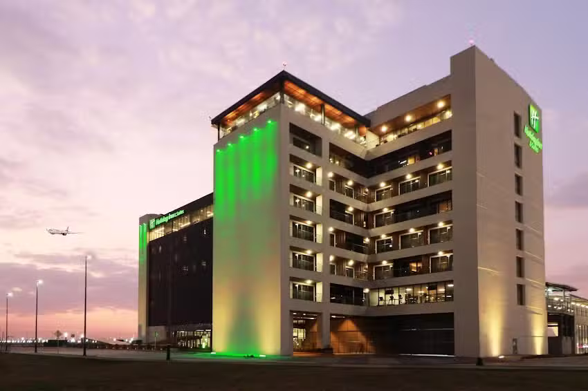 Holiday Inn & Suites Mexico Felipe Angeles Airport by IHG