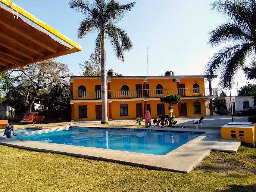 Hospedaje La Abejita