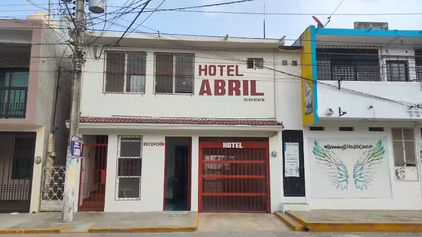 HOTEL ABRIL