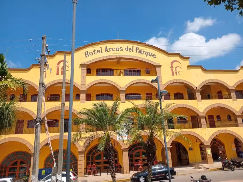 Hotel Arcos Del Parque