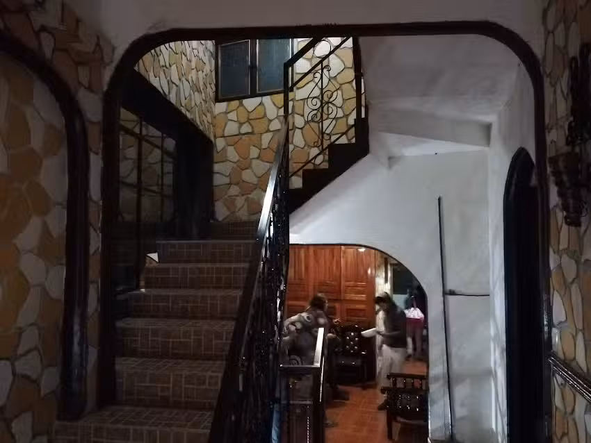 HOTEL AZOMALI