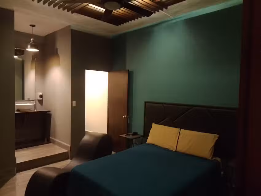 Hotel Black