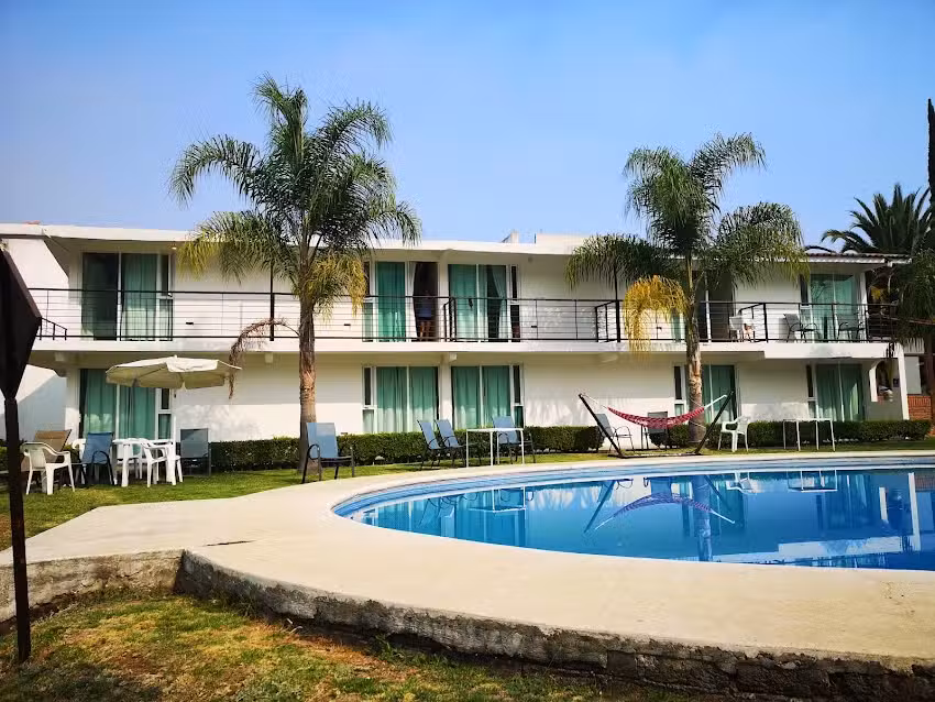 Hotel Brisas del Lago