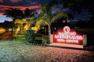 Hotel Caba&ntilde;as Rancho La Esmeralda