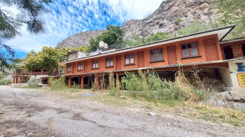 Hotel camino a ca&ntilde;&oacute;n del paraiso