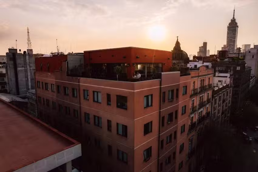 Hotel Canada Central & Rooftop