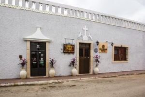Hotel Casa Aluxes
