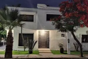 Hotel casa de hu&eacute;spedes