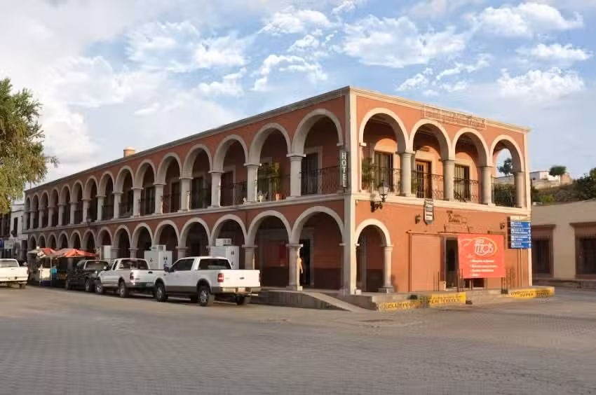 Hotel Condominios Los Arcos