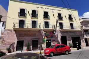 HOTEL CONQUISTADORES