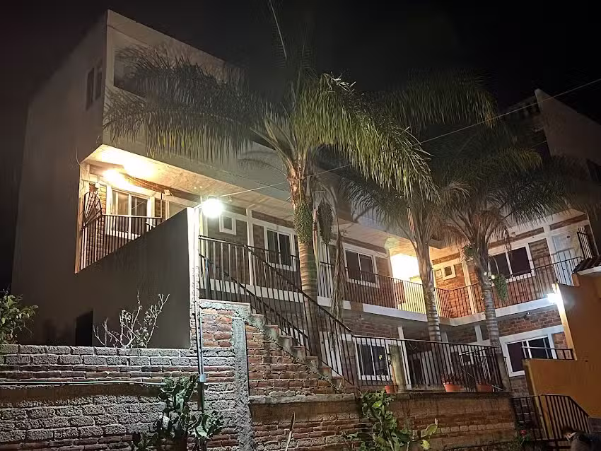 Hotel del r&iacute;o