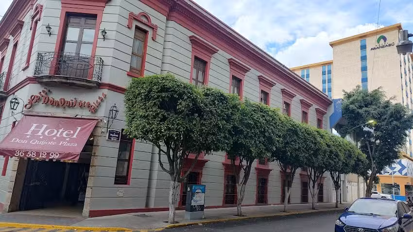 Hotel Don Quijote Plaza