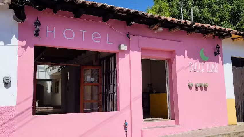 Hotel Dulce Luna