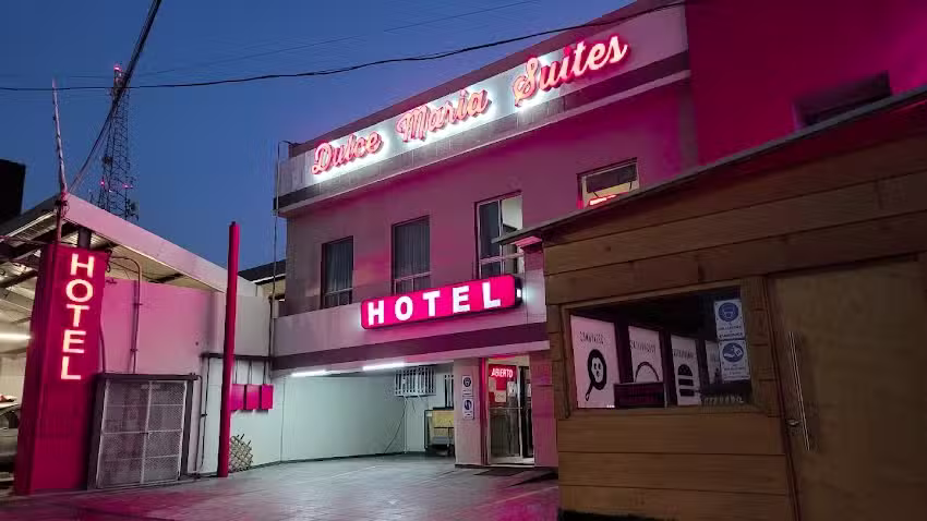 HOTEL DULCE MAR&Iacute;A