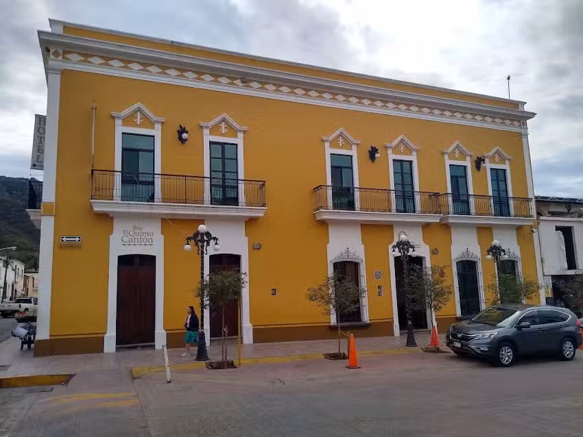 Hotel El Centenario