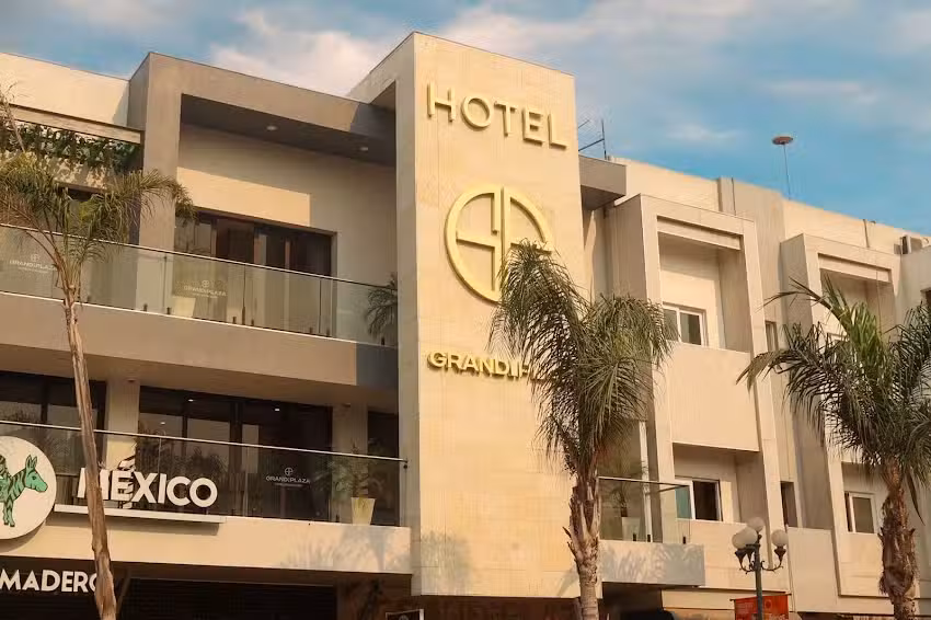 Hotel Grand One Plaza