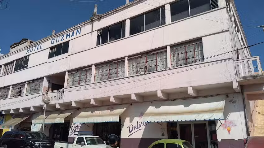 HOTEL GUZMAN