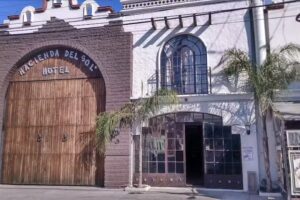 HOTEL HACIENDA DEL SOL