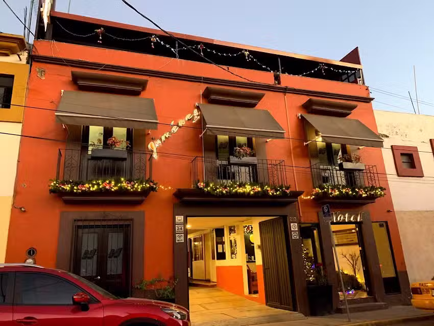 Hotel Jim&eacute;nez