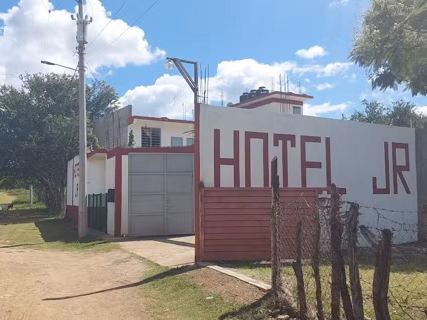 HOTEL &ldquo;JR&rdquo;