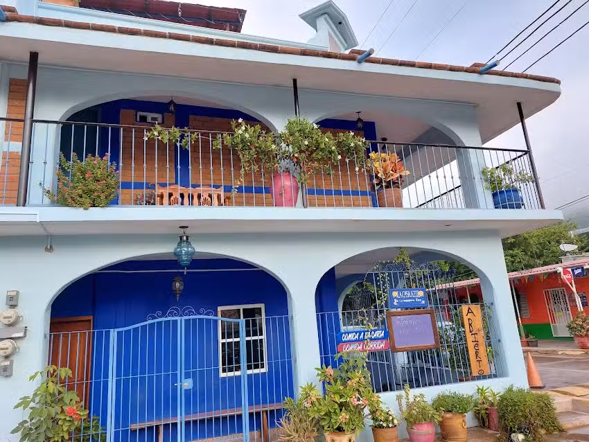 Hotel La Casa Azul