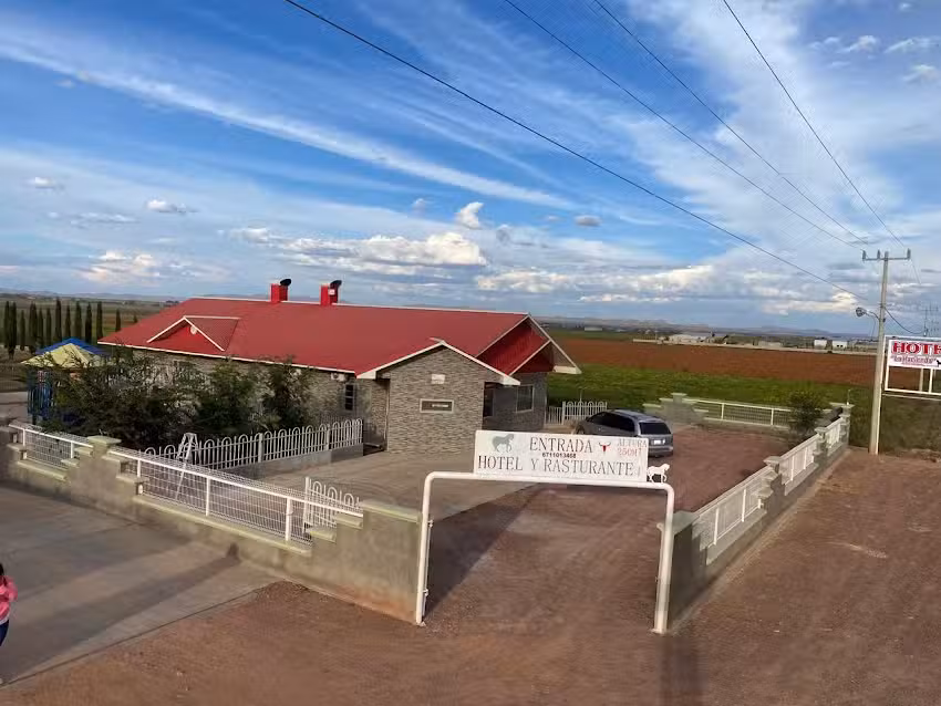 HOTEL &ldquo;LA HACIENDA&rdquo;