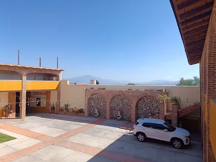 Hotel La Mission Inn