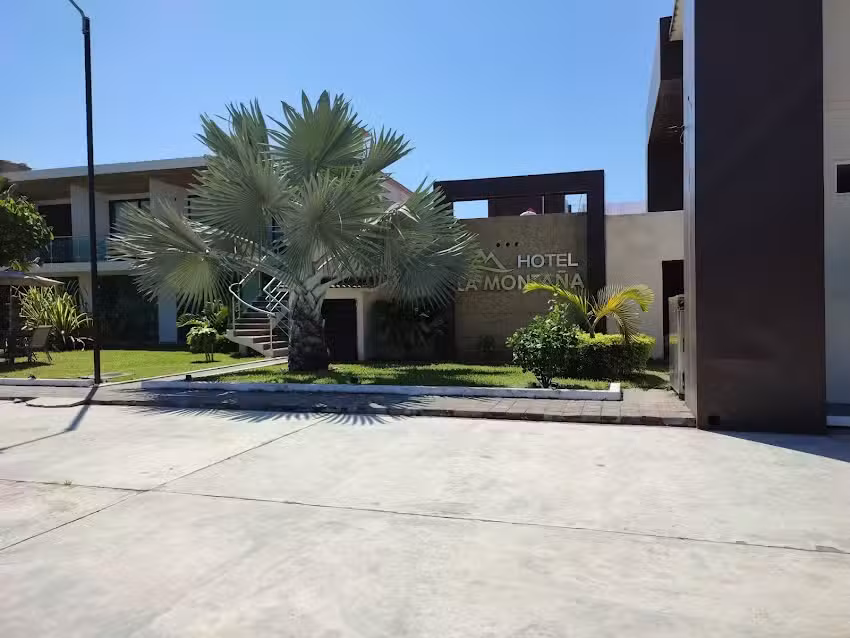 Hotel La Monta&ntilde;a