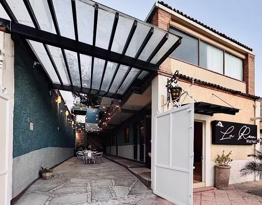 HOTEL LA ROCA BERNAL