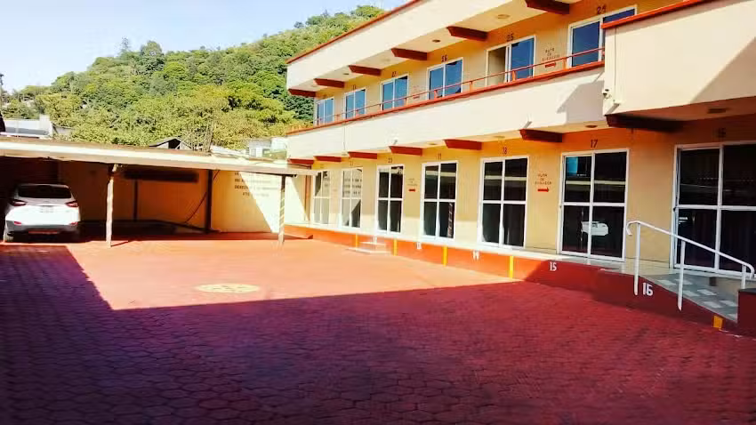 HOTEL &ldquo;LAGUNA REAL DE NOGALES&rdquo;