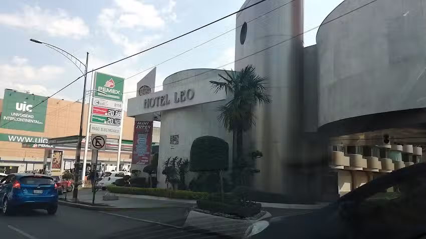 HOTEL LEO