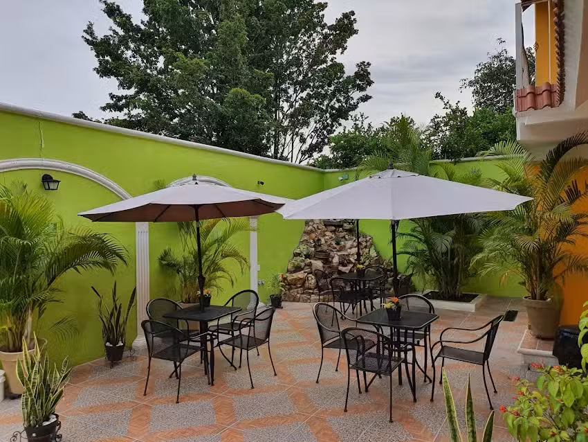 Hotel Los Arcos