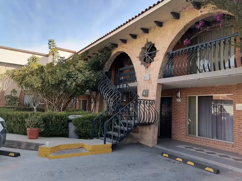 HOTEL LOS ARCOS