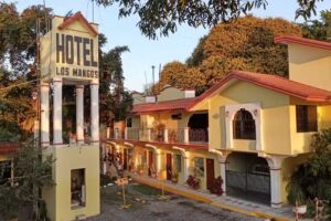 Hotel los mangos