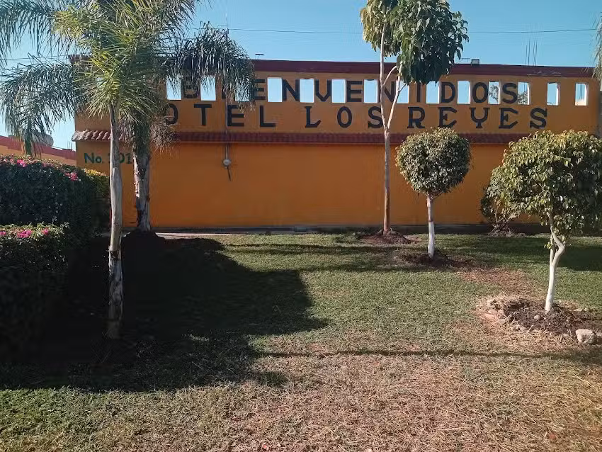 Hotel los reyes