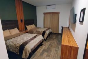 Hotel Los Valles Plus